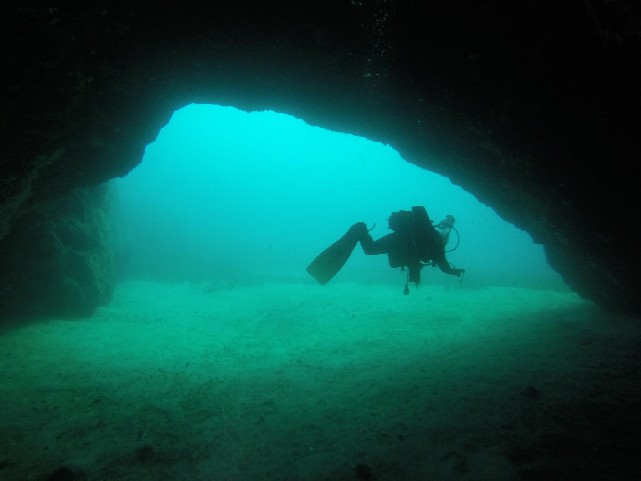 Grotta di Capo Meli